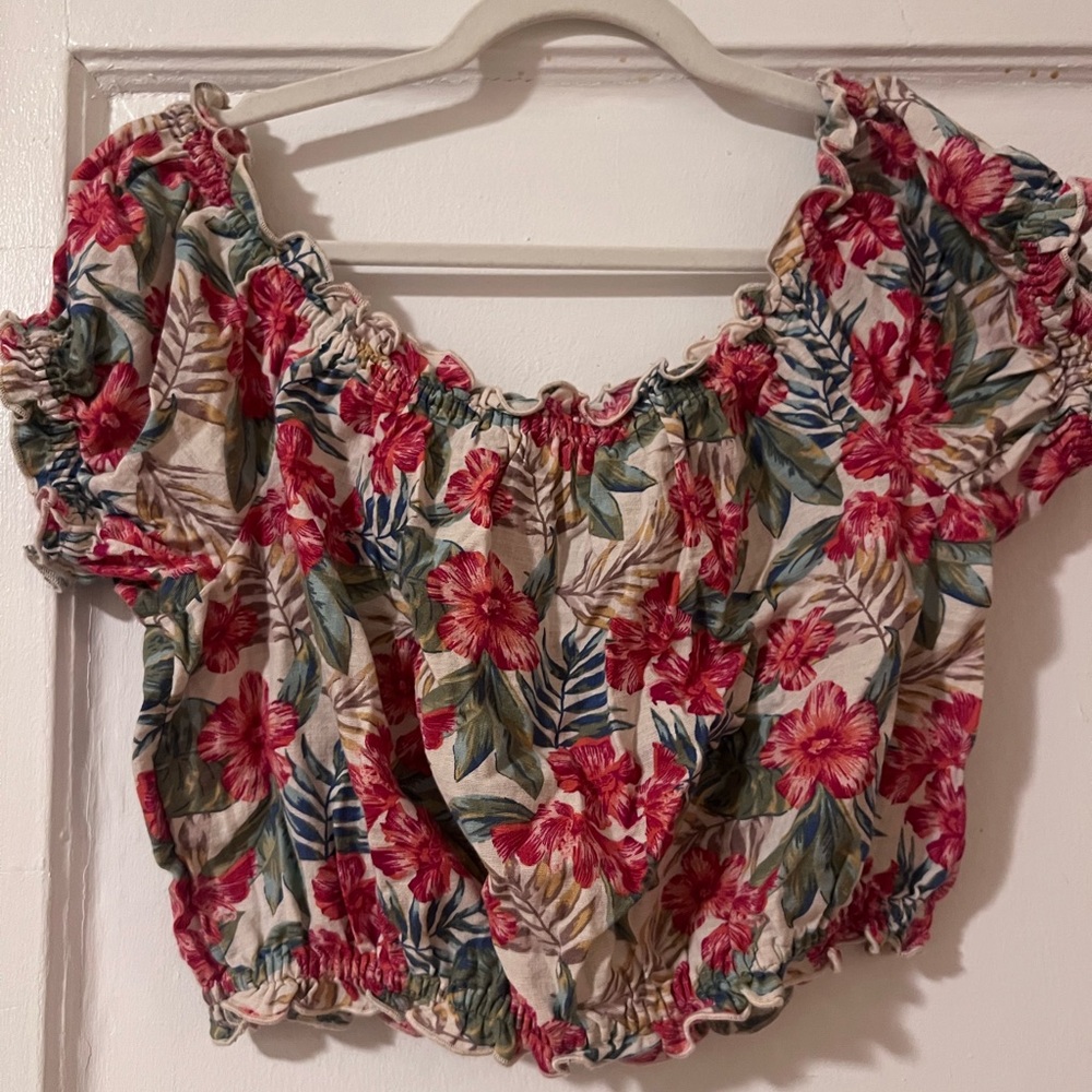 Floral Off-Shoulder Crop Top in Red and Green